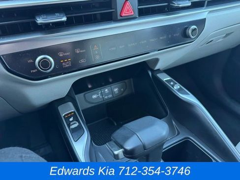 New 2025 Kia Sorento S image 25