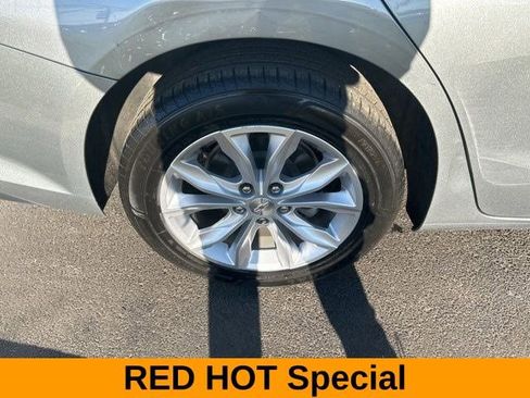 Used 2023 Chevrolet Malibu LT image 43