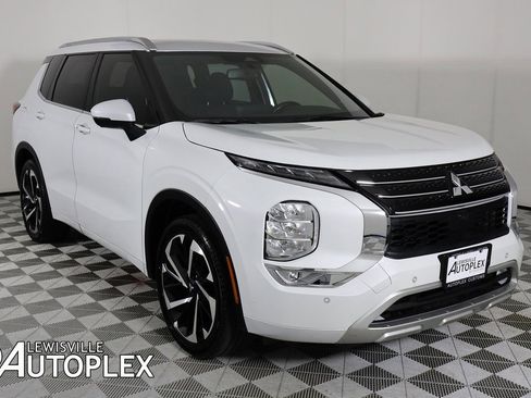 Used 2022 Mitsubishi Outlander SEL image 3