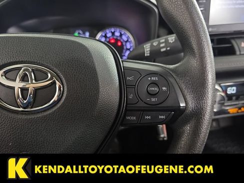 Used 2022 Toyota RAV4 LE AWD/4WD image 13