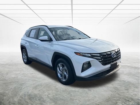 Used 2024 Hyundai Tucson SEL FWD image 2