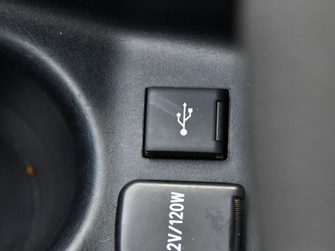 Used 2021 Toyota Prius LE image 23