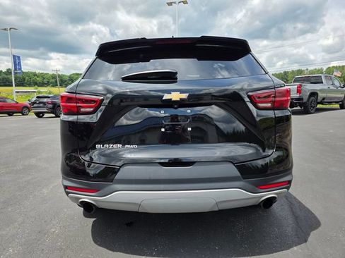 Used 2023 Chevrolet Blazer LT w/ Convenience Package AWD/4WD image 3