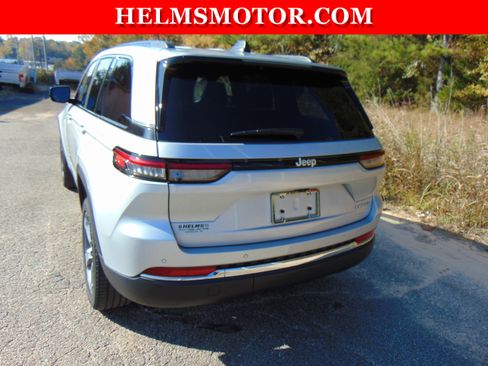 Certified 2024 Jeep Grand Cherokee Limited image 9