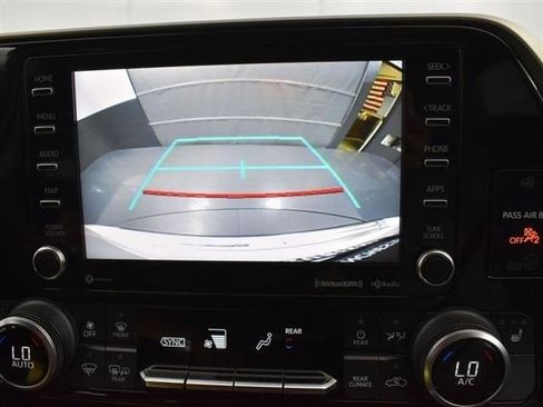 Used 2022 Toyota Highlander Bronze Edition image 11