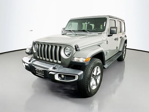 Used 2021 Jeep Wrangler Unlimited Sahara AWD/4WD image 3