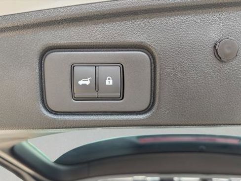 Certified 2025 Nissan Pathfinder Platinum AWD/4WD image 34
