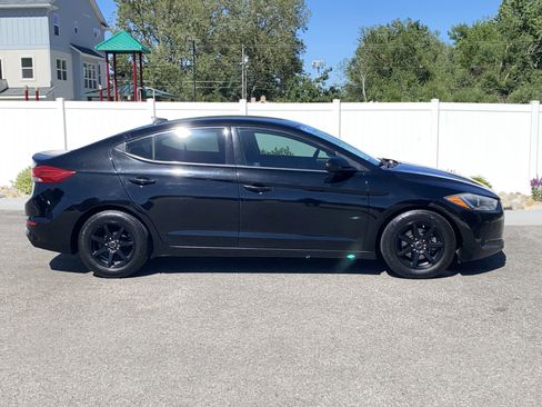 Used 2017 Hyundai Elantra SE FWD image 7