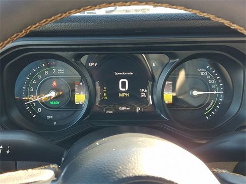 Used 2024 Jeep Wrangler Unlimited image 20