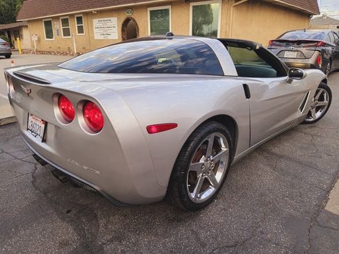 Used 2005 Chevrolet Corvette Coupe w/ Preferred Equipment Group RWD image 4