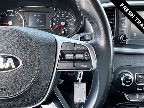Used 2019 Kia Sorento S image 12