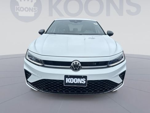 Used 2025 Volkswagen Jetta Sport FWD image 19