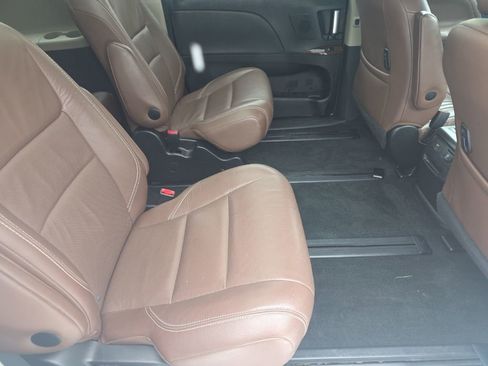 Certified 2017 Toyota Sienna Limited Premium image 16