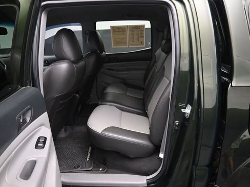 Used 2013 Toyota Tacoma 4x4 Double Cab w/ TRD Off-Road Pkg image 28