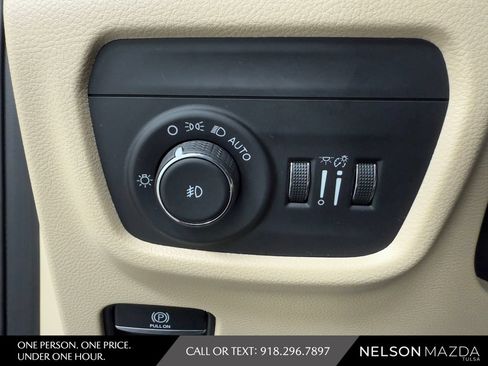 Used 2021 Jeep Grand Cherokee L Limited AWD/4WD image 24