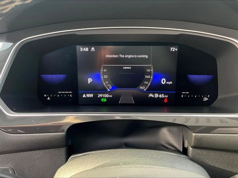 Used 2022 Volkswagen Tiguan SE w/ Panoramic Sunroof Package image 25