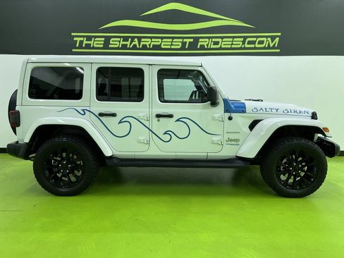 Used 2022 Jeep Wrangler Unlimited Sahara w/ Cold Weather Group AWD/4WD image 11