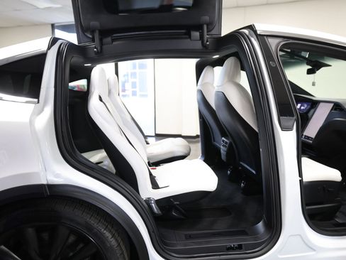 Used 2020 Tesla Model X Performance image 40