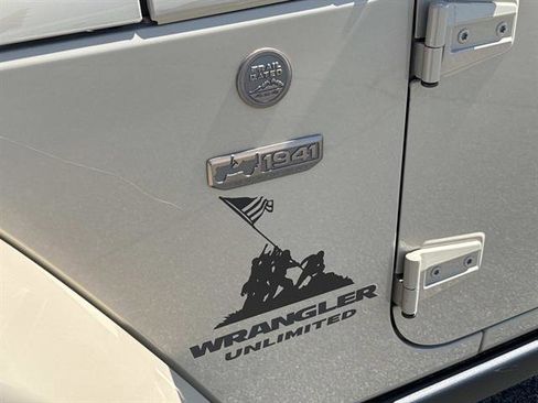 Used 2016 Jeep Wrangler Unlimited Sahara AWD/4WD image 9