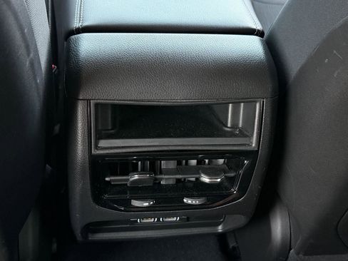 Used 2023 Jeep Grand Cherokee Laredo RWD image 8