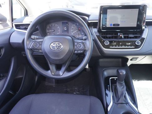 Used 2023 Toyota Corolla LE FWD image 9