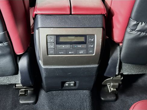 Used 2023 Lexus GX 460 Premium w/ Accessory Package AWD/4WD image 26