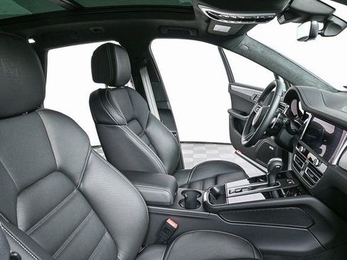 New 2026 Porsche Macan GTS image 29