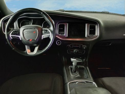 Used 2018 Dodge Charger SXT Plus image 4