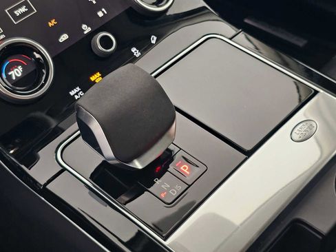 Used 2022 Land Rover Range Rover Velar S image 31