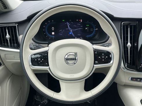 Used 2024 Volvo S90 T8 Ultimate image 18