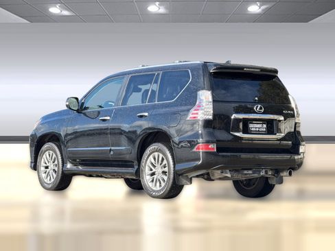 Used 2017 Lexus GX 460 Luxury w/ Preferred Accessory Package image 3