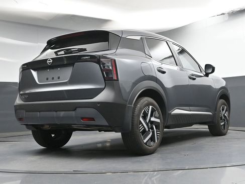 Used 2025 Nissan Kicks SV w/ SV Premium Package FWD image 24