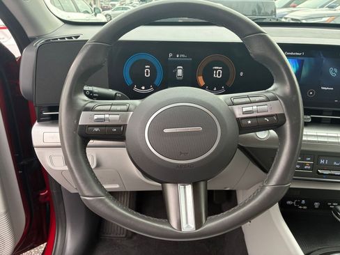 Used 2025 Hyundai Kona SEL image 28