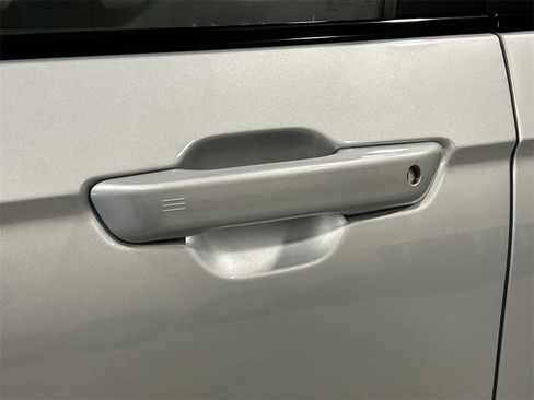 Used 2024 Jeep Grand Cherokee Altitude image 13