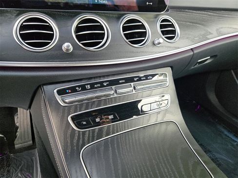 Used 2022 Mercedes-Benz E 350 Sedan image 22