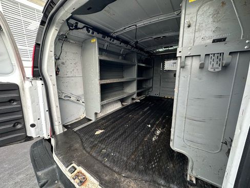 Used 2018 Chevrolet Express 2500 w/ Driver Convenience Package image 20