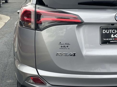 Used 2017 Toyota RAV4 Limited image 12