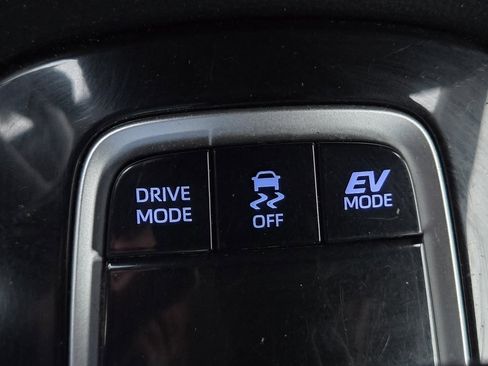 Used 2021 Toyota Corolla LE image 24