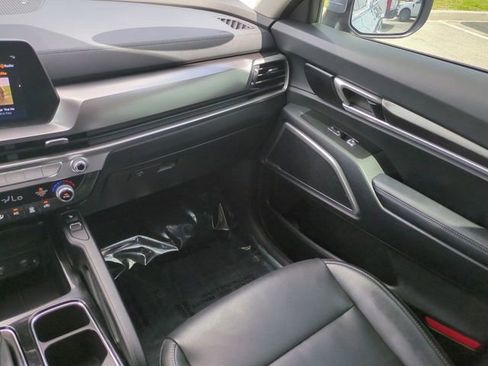 Used 2024 Kia Telluride S w/ S Sunroof Package FWD image 17