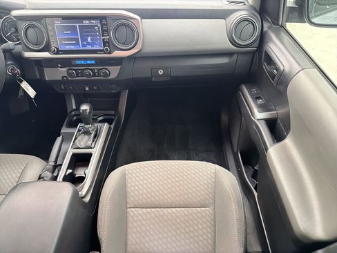 Used 2022 Toyota Tacoma SR5 w/ Technology Package RWD image 25