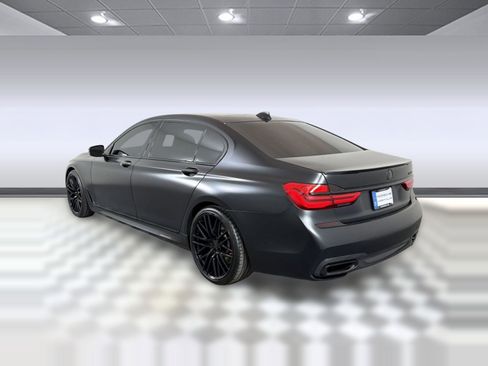Used 2017 BMW 750i RWD image 3
