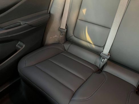 Used 2025 Buick Envista Sport Touring image 39