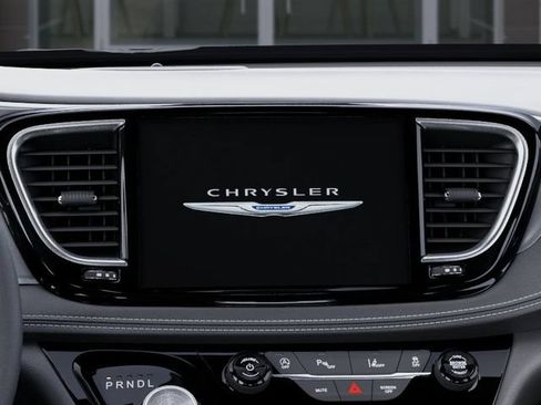New 2026 Chrysler Pacifica Limited w/ S Appearance Package FWD image 18