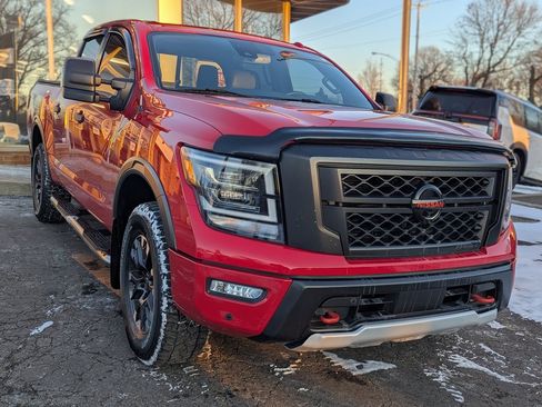 Used 2021 Nissan Titan PRO-4X w/ Pro-4x Convenience Package image 8