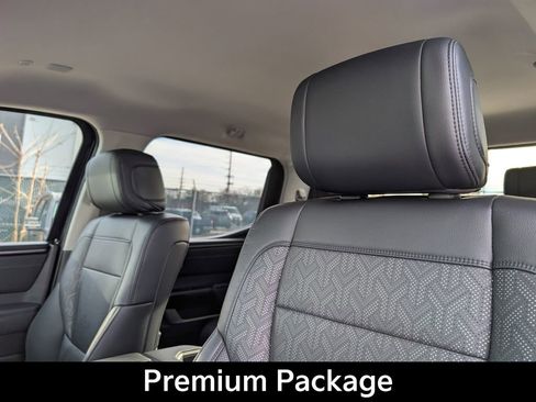 Used 2023 Toyota Tundra Limited image 10