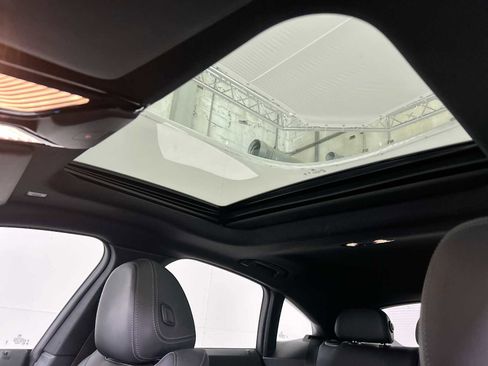 Used 2023 BMW i4 eDrive40 image 16