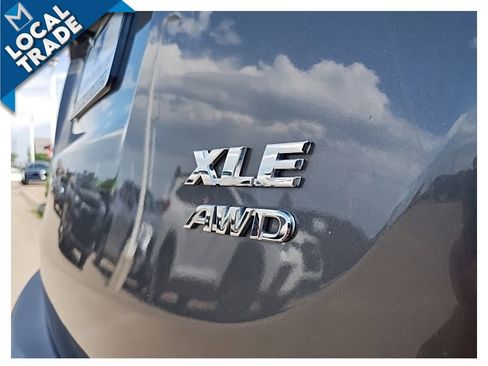 Used 2015 Toyota RAV4 XLE AWD/4WD image 12