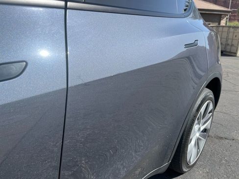 Used 2023 Tesla Model Y AWD image 28