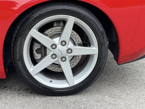 Used 2007 Chevrolet Corvette Coupe w/ Preferred Equipment Group RWD image 18