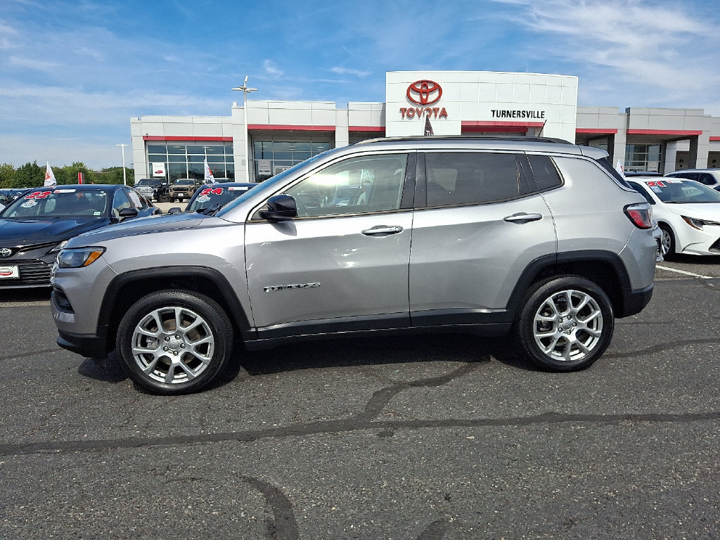 Used 2022 Jeep Compass Latitude AWD/4WD image 7